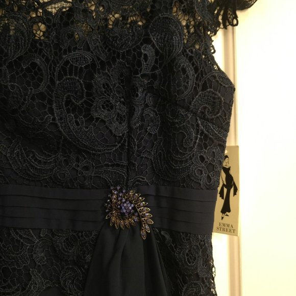 DRESS - Picture 2 of 3